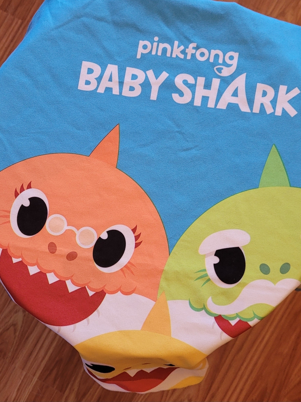 Pinkfong Baby Shark Tein Sheet Set - Bright Blue, Orange, Green